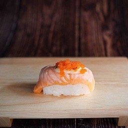 ซูชิแซลมอนชีสไข่กุ้ง(F)