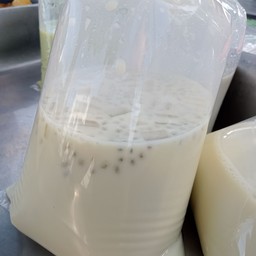 น้ำเต้าหู้+ปาท่องโก๋ โจ๊กหมูเด้ง