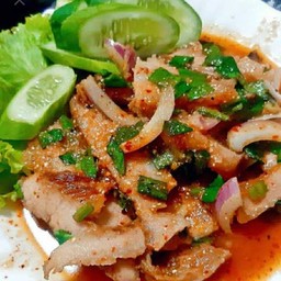 น้ำตกคอหมูย่าง