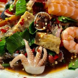 ยำโคตรนัวส์ - ตลาดไนท์บาร์ซาร์เทศบาลเมืองบุรีรัมย์