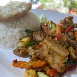 สามชั้น คั่วพริกเกลือ