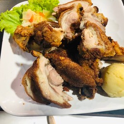 ขาหมูทอดกาลิค