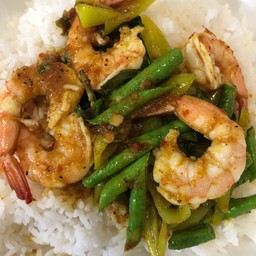 ผัดพริกแกงกุ้ง