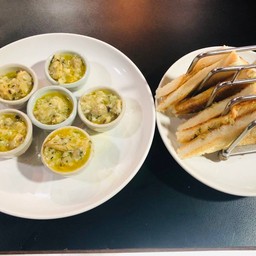 หอยลายอบเนย+ขนมปังกระเทียม