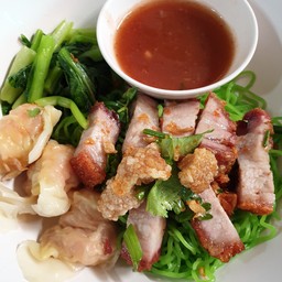 เมนูพิเศษเกี๋ยวกุ้งหมูกรอบ