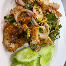 ยำไก่แซ่บ