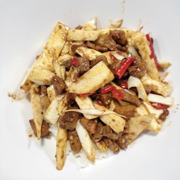 ผัดหมูบะเต็งยอดมะพร้าวราดข้าว