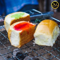 ขนมปังปิ้งเตาถ่าน @AREA53