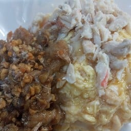 ข้าวราดหมูกระเทียม+ไข่ข้นกุ้งฟินจังเบย