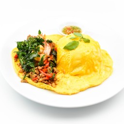 กะเพราไข่ข้นหมู-กุ้ง