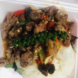 ข้าวกะเพราะเนื้อ