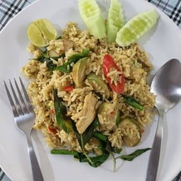 ข้าวผัดแกงเขียวหวานไก่