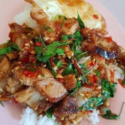 บ้านกระเพราหมูกรอบmy แม่ตา เจ้าเดียว