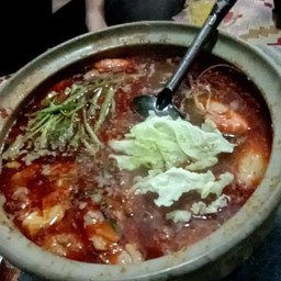 เจ๊ไก่หมูเสฉวน