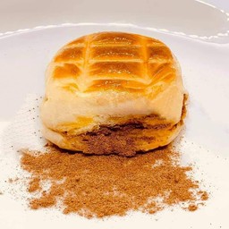 ขนมปังปิ้ง เนย นม โรยผงโอวัลติน