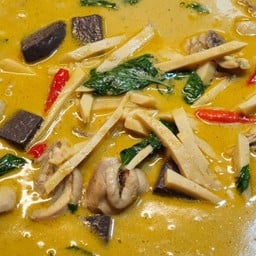 แกงเขียวหวานไก่หน่อไม้