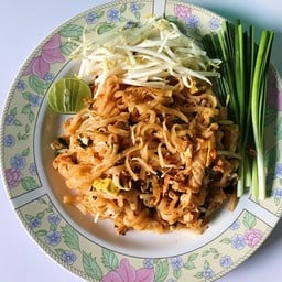 ผัดไทยเส้นจันทร์ไข่