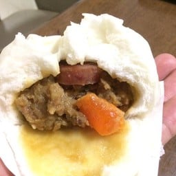 ซาลาเปาหมูสับ ไข่เค็ม กุนเชียง