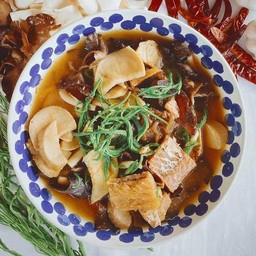 แกงเห็ดแม่เนียม