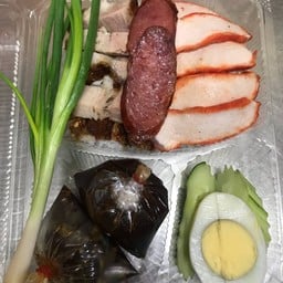 ข้าวหมูแดง-หมูกรอบ