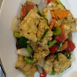 เนื่อปลาเก๋าผัดเต้าซี่