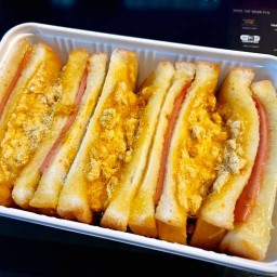 แซนวิชโบราณ/เค้ก by ร้านกินขำขำ