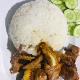 ข้าวหมูทอดกระเทียม