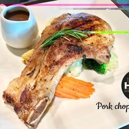 สเต็กหมู (เนื้อสันนอกติดกระดูก)