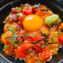 YUKKE DON(Seasoned salmon and tuna bowl)