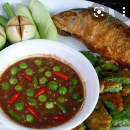 ไข่ทอดชะอม+ปลาทู+น้ำพริกกะปิ+แตงกวา