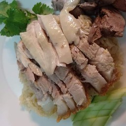 ข้าวมันไก่หมูกรอบ