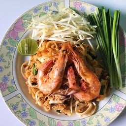 ผัดไทยเส้นจันทร์ทะเล