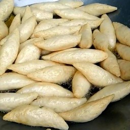 BB ลูกชิ้นทอดน้ำจิ้มรสเด็ด&กระเพราราดข้าว ร่มเกล้า42