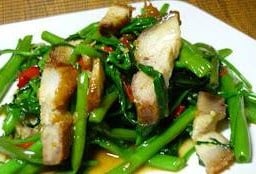 ผัดผักบุ้งไฟแดง