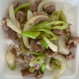 ผัดพริกหยวกหมูราดข้าว