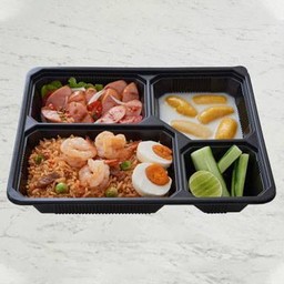 VIP ข้าวผัดน้ำพริกกุ้งสด+ยำไส้กรอกแฟรงเฟอร์เตอร์+กล้วยไข่บวดชี
