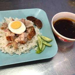 ข้าวหมูกรอบ ธรรมดา