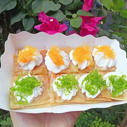 โรตีกรอบวิปครีมฝอยทอง