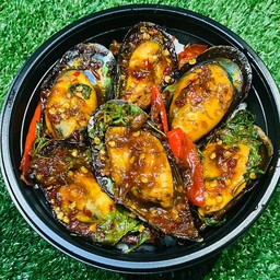 กระเพราหอยแมงภู่นิวซีแลนด์นรกแตก