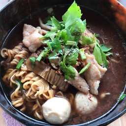 เตี๋ยวกะลาเมืองเพชร