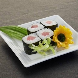 ข้าวห่อสาหร่ายไส้ปลาทูน่า Maguro Maki set