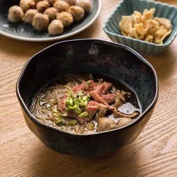 ก๋วยเตี๋ยวเนื้อ สั่งเนื้อ 2 อย่างขึ้นไป