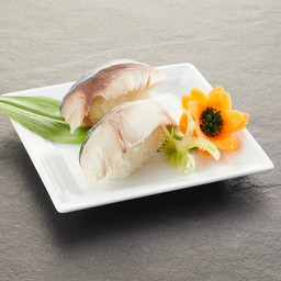 ข้าวปั้นหน้าปลาซาบะ Saba nigiri sushi