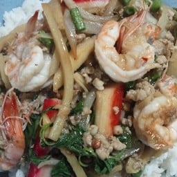 ข้าวผัดพริกทะเล