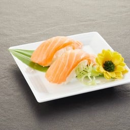 ข้าวปั้นหน้าแซลมอน Salmon nigiri sushi