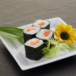 ข้าวห่อสาหร่ายไส้ปลาแซลมอน Salmon Maki set