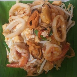 ผัดไทโบราณรสเด็ด