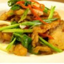 เนื้อปลากระพงผัดคื่นช่าย