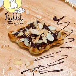 Rabbit in the moon ครอฟเฟิล ครัวซอง