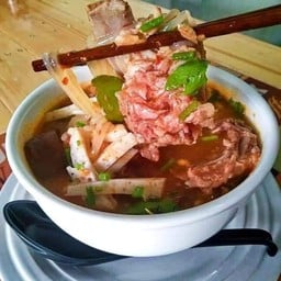 ก๋วยจั๊บญวนต้มยำ